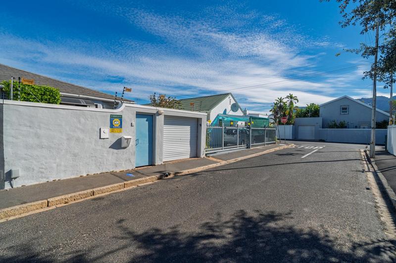 2 Bedroom Property for Sale in Harfield Village Western Cape